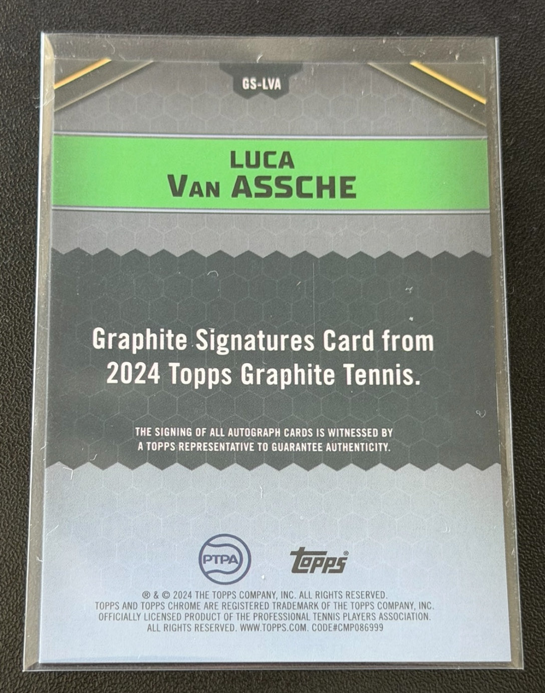 2024 Topps Graphite Green On-Card Autograph 57/75 Luca Van Assche